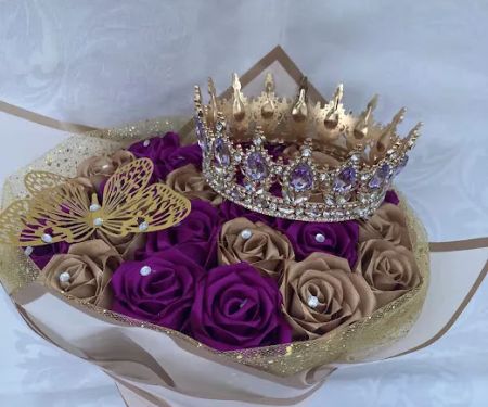 Sisters cakes and bouquets