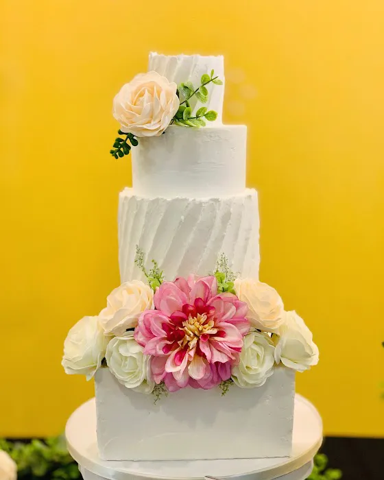 Frosted Artisan Bakery Picture 7