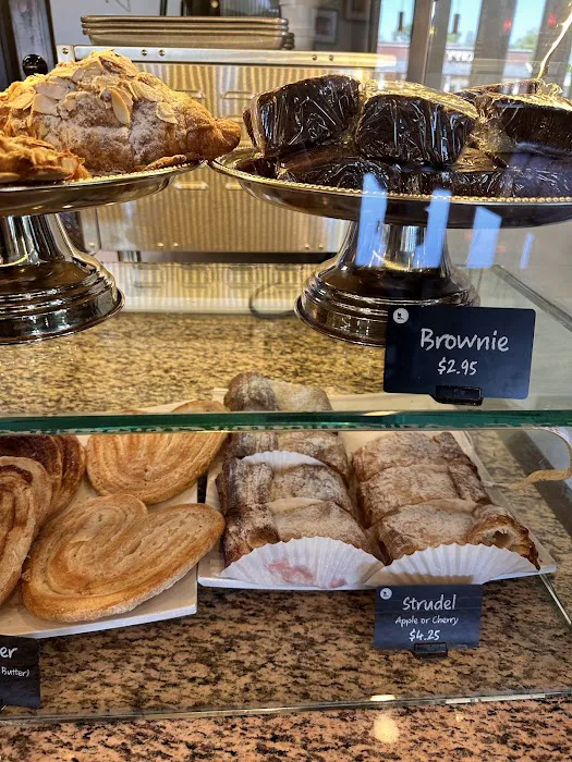 La Baguette Bakery & Cafe Picture 4