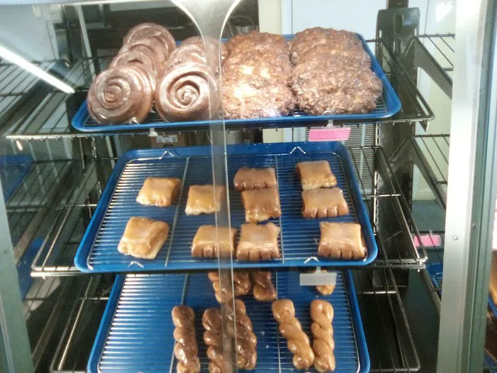 Gil's Donut Place Picture 5