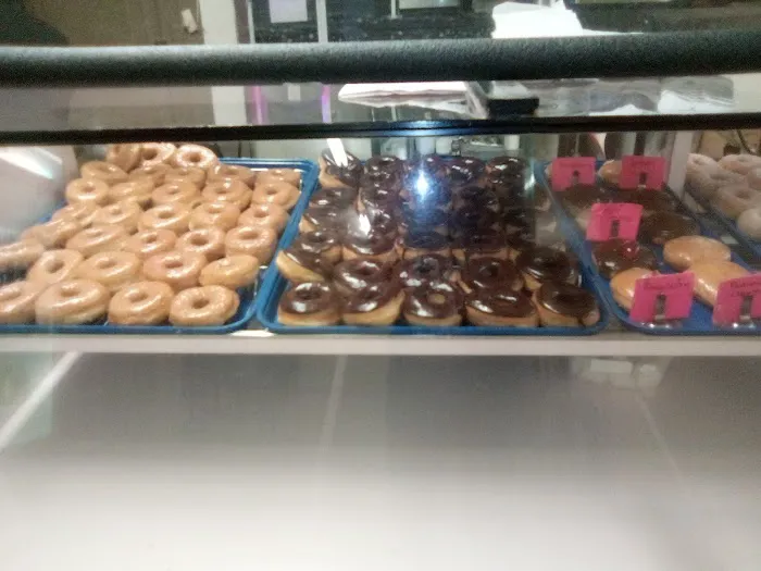 Gil's Donut Place Picture 9