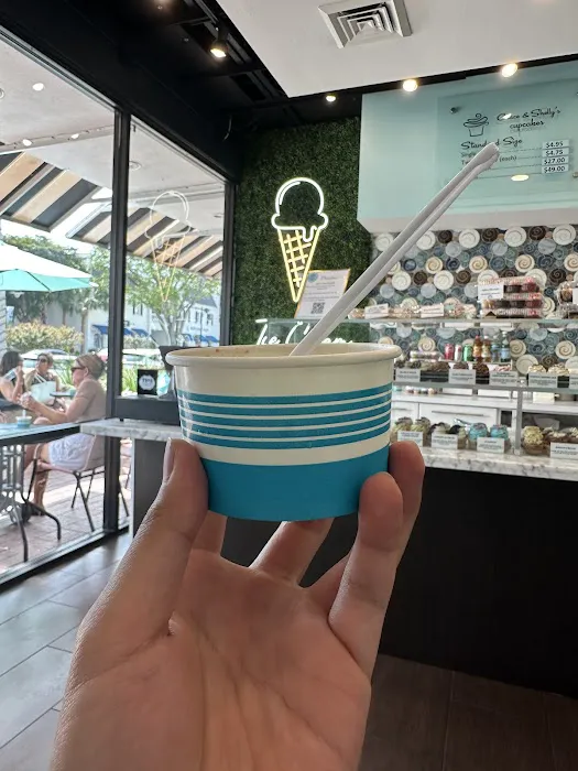 Grace and Shelly's Cupcakes & Ice Cream Picture 5