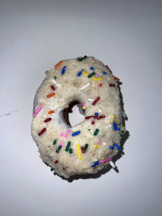 Airport Donuts Picture 4