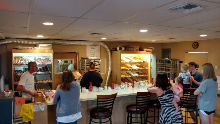 Trackside Donuts & Cafe Picture 10