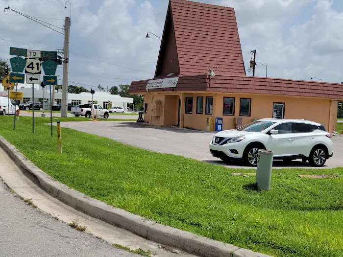 Trackside Donuts & Cafe Picture 7