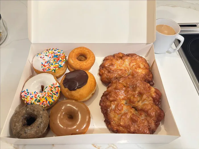 Trackside Donuts & Cafe Picture 1