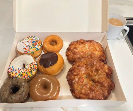Trackside Donuts & Cafe