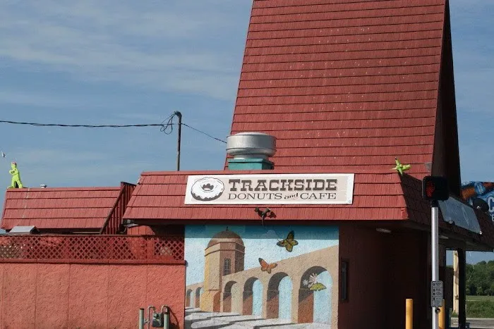 Trackside Donuts & Cafe Picture 2