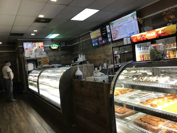 Pipo’s Cuban Bakery & Cafetería Picture 7
