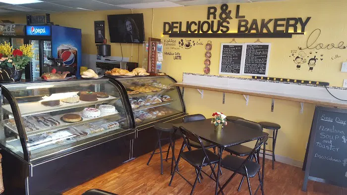 R & L Delicious Bakery Picture 9