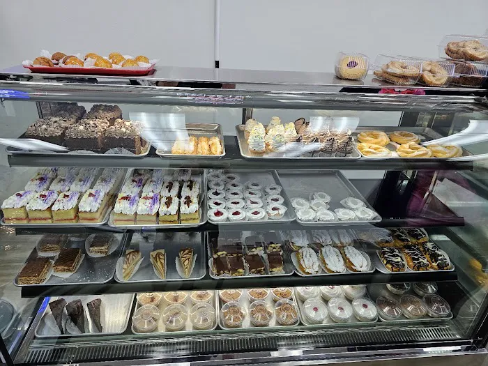 J&J Paradise Bakery Picture 9