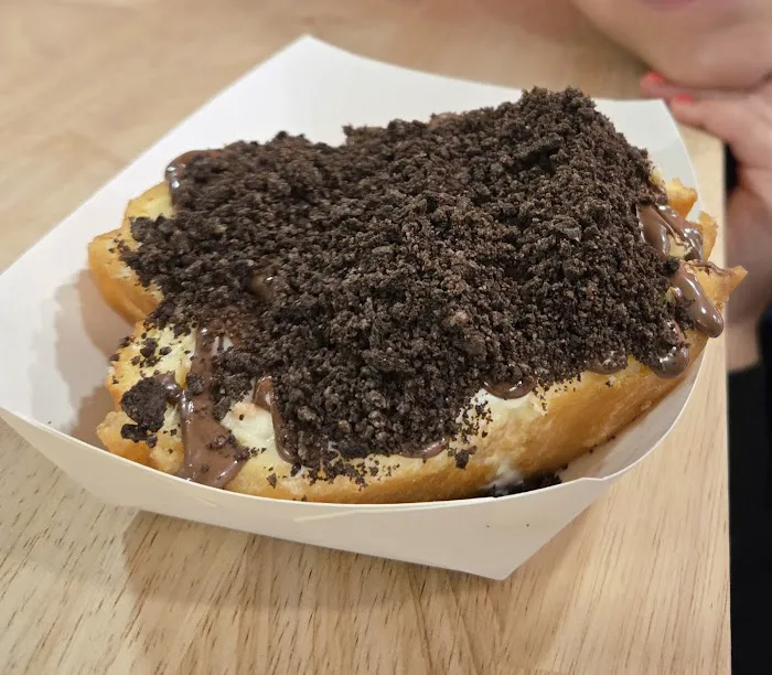 Yonutz Donuts and Ice Cream - Cape Coral Picture 3
