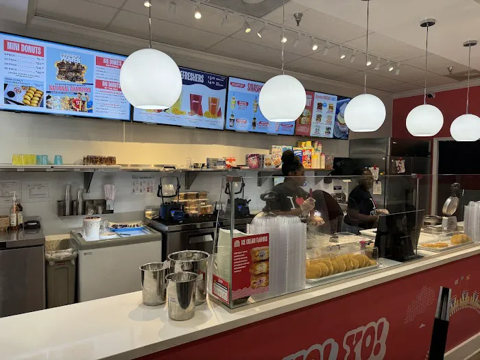 Yonutz Donuts and Ice Cream - Cape Coral Picture 1