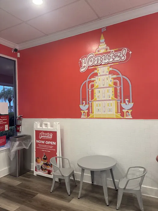 Yonutz Donuts and Ice Cream - Cape Coral Picture 4