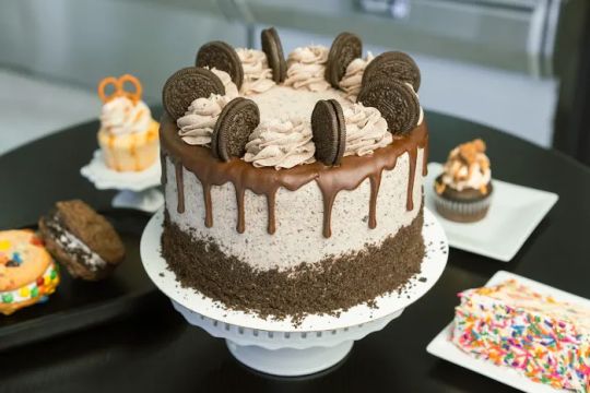 LadyCakes Bakery