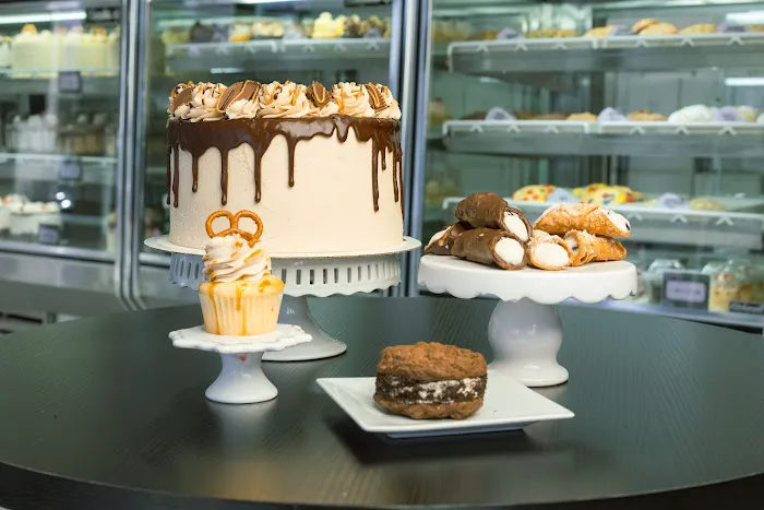 LadyCakes Bakery Picture 5