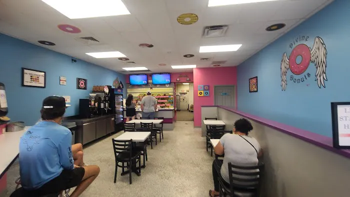 Divine Donuts Fort Myers Picture 5