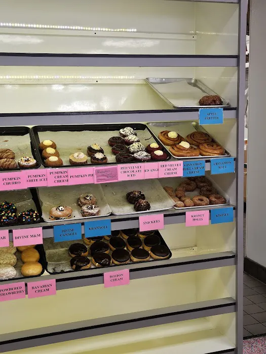 Divine Donuts Fort Myers Picture 2