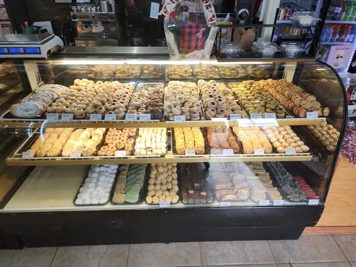 Amore Italian Market and Bakery Picture 3