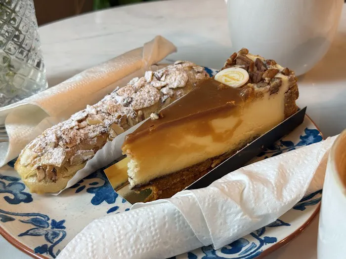 Eclair French Pastry City Creek Picture 9