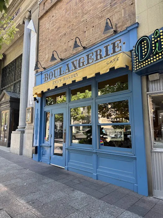 Eva's Bakery Picture 6