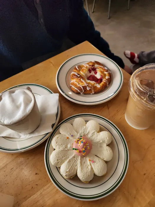 Carlucci's Bakery Picture 3