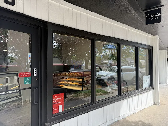 Canela Bakery Picture 2