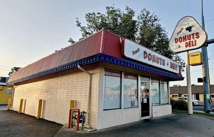 Fresh Donuts & Deli Picture 7