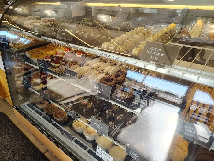 Délice French Bakery & Café Picture 8