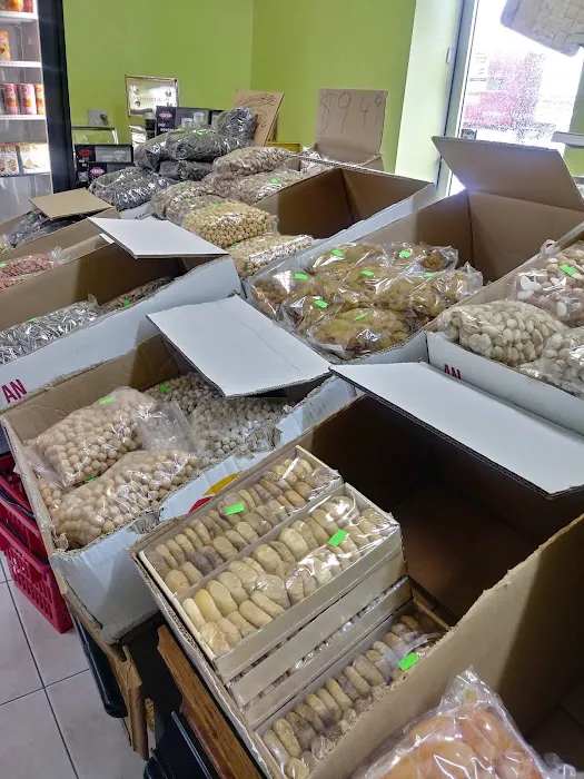 MIDDLE EASTERN PASTRIES, BAKERY & GROCERY Picture 5