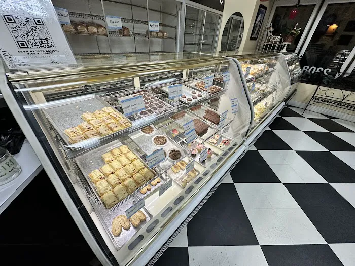 Leslie's Pastries Picture 5