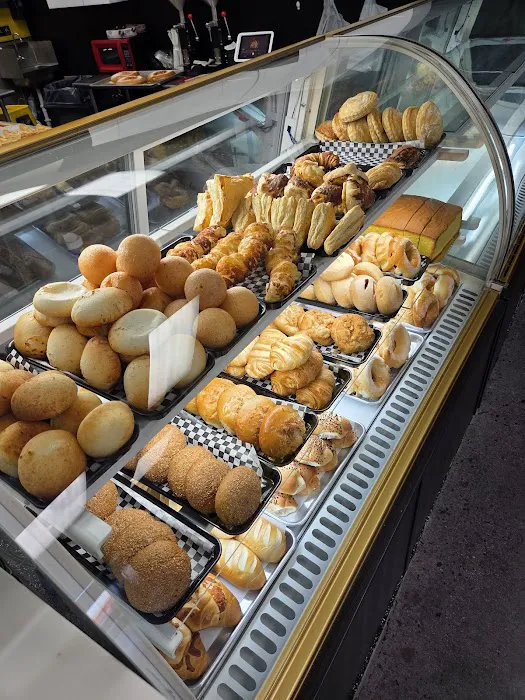 Colombian baker Picture 9