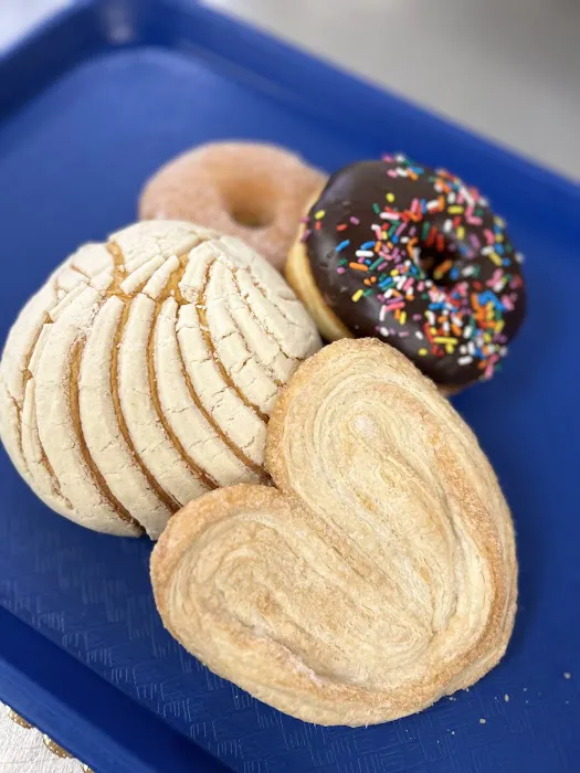 Los Compadres Bakery Picture 2