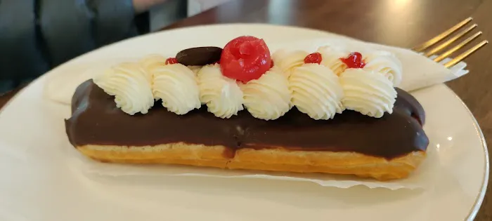 Eclair French Pastry Picture 6