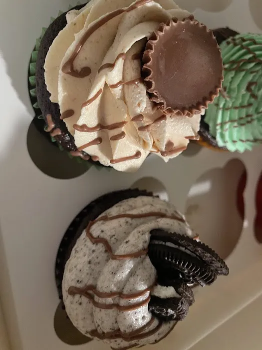 Mom's Cupcakes Bakery Picture 7