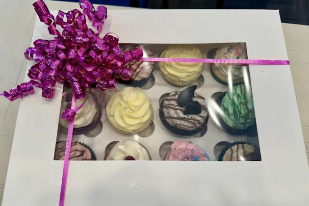 Mom's Cupcakes Bakery