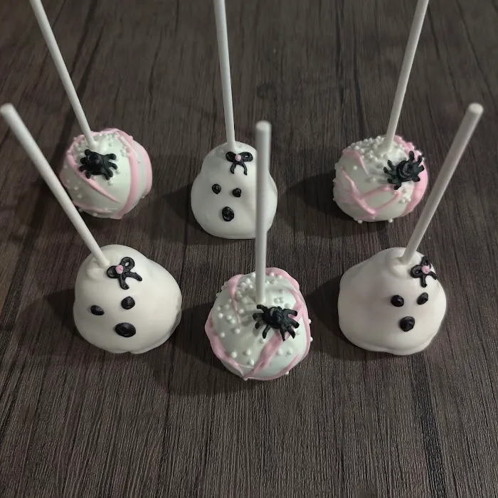 Doughliciously Sweet/Cakes by Sophia Picture 2