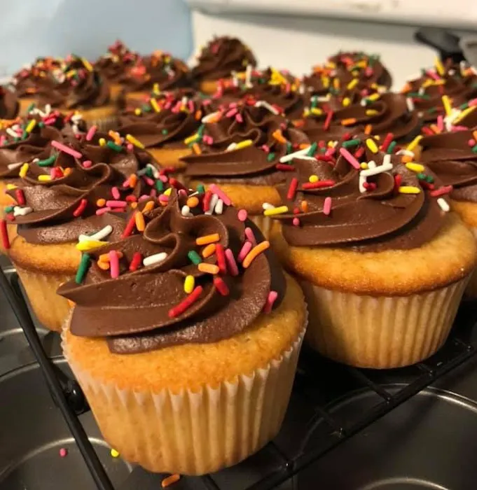 Amber's Custom Cupcakes Picture 2