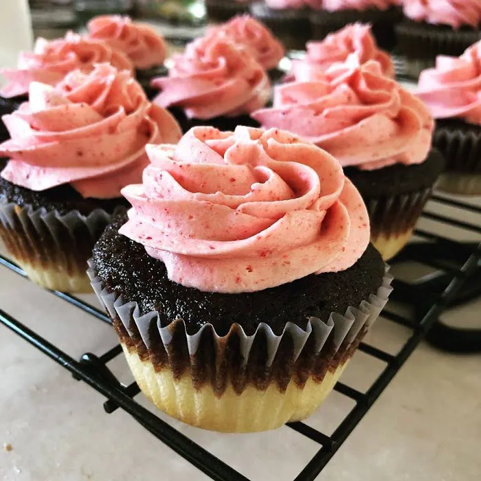 Amber's Custom Cupcakes Picture 5