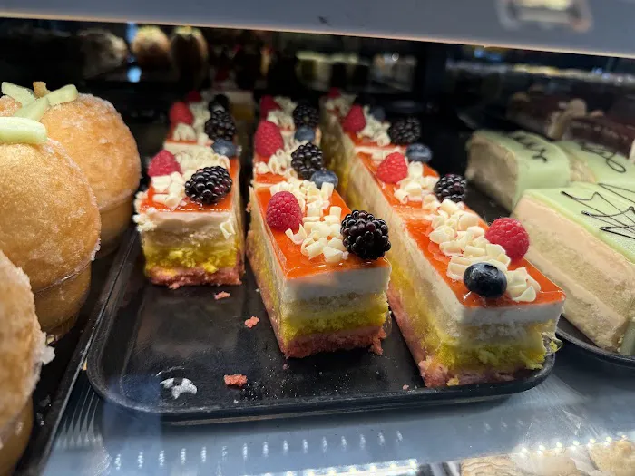 Gourmandise Picture 9