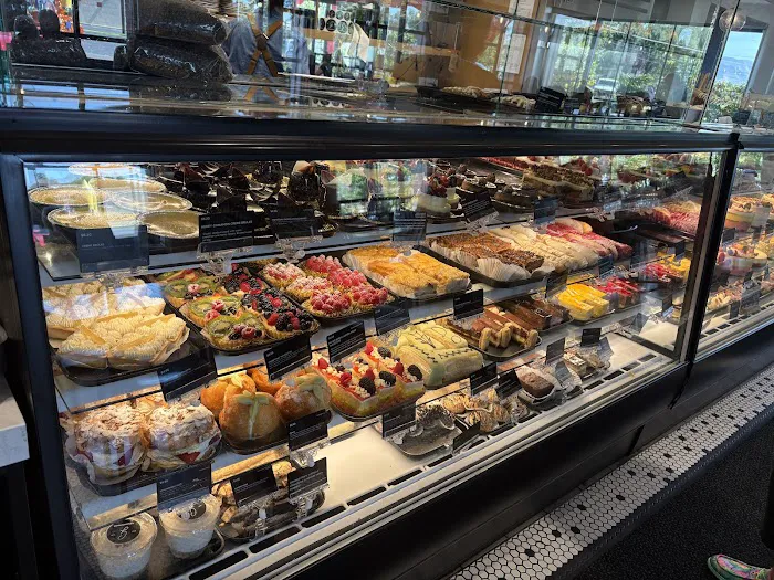 Gourmandise Picture 8