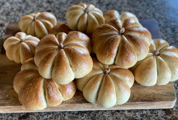 Gold Bow Bakery Picture 3