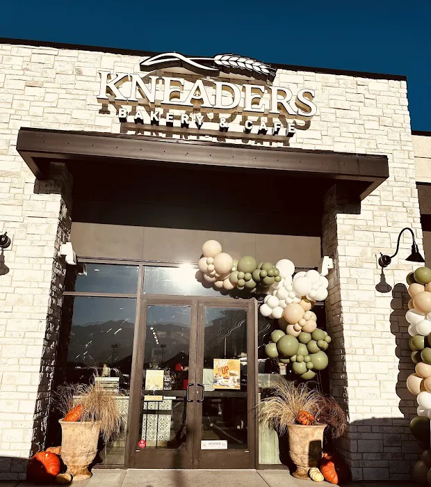 Kneaders Bakery & Cafe Picture 2