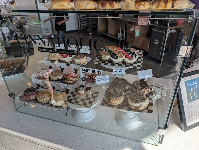 Cinnaholic Picture 6