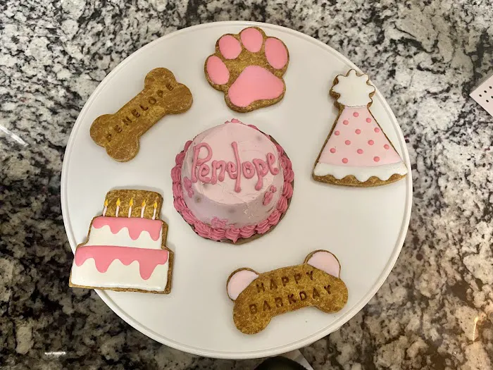Roxy & Mya's Dog Bakery Picture 6