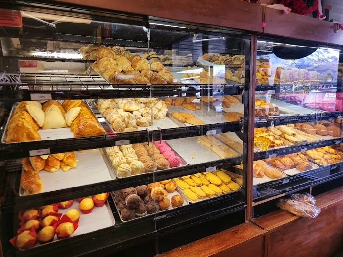 Memo's Bakery & Café Picture 2