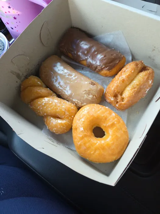 Hole-N-One Donuts & Bagels Picture 6
