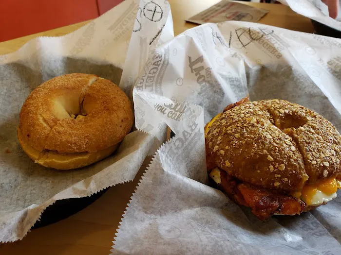 Bruegger's Bagels Picture 6