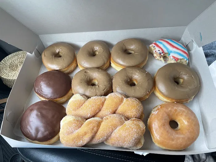 Pam's Donuts Picture 8