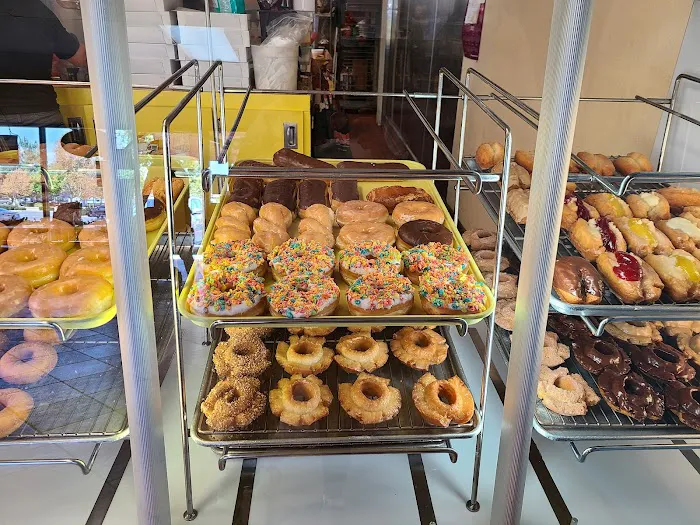 Pam's Donuts Picture 5